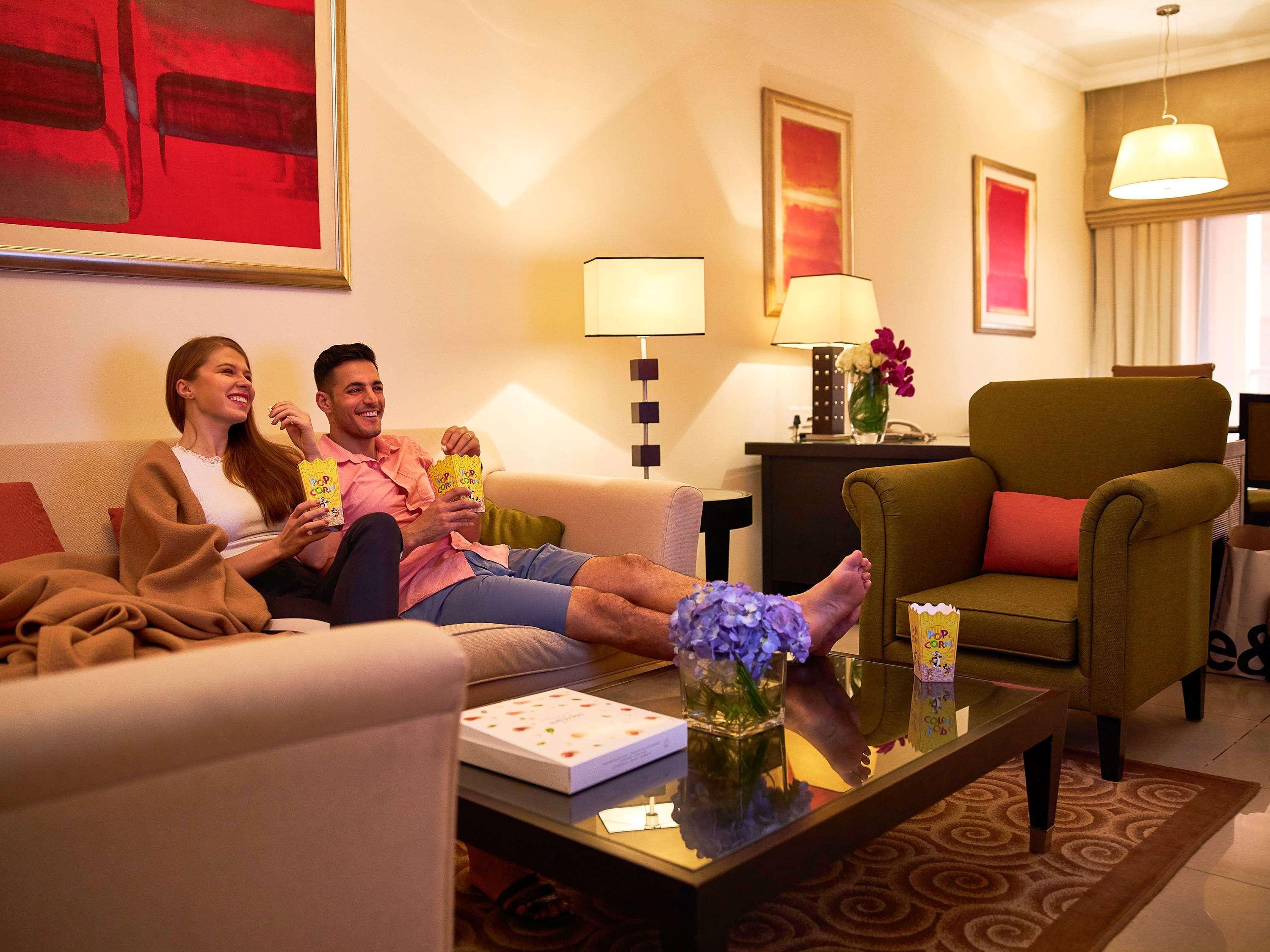 Mercure Hotel Apartments Dubai Barsha Heights Exterior photo