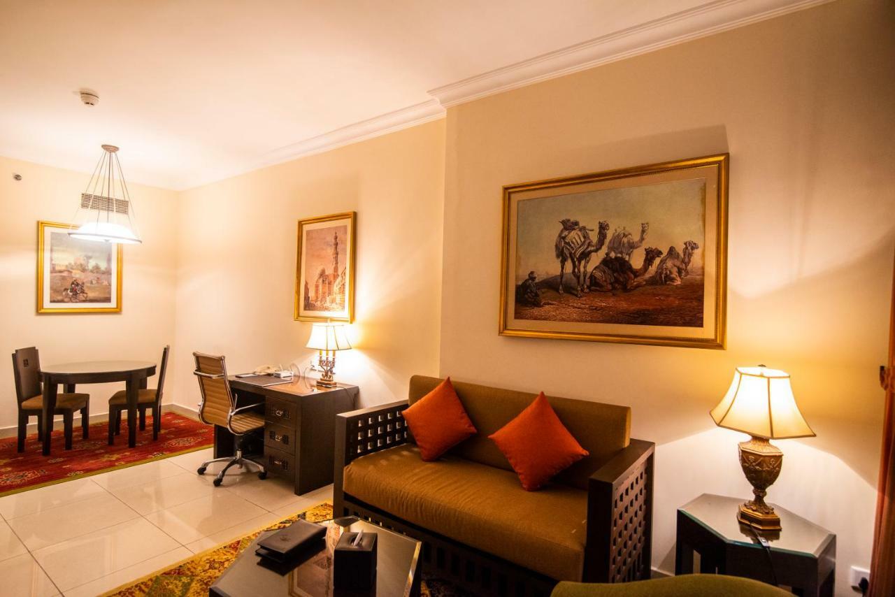 Mercure Hotel Apartments Dubai Barsha Heights Exterior photo